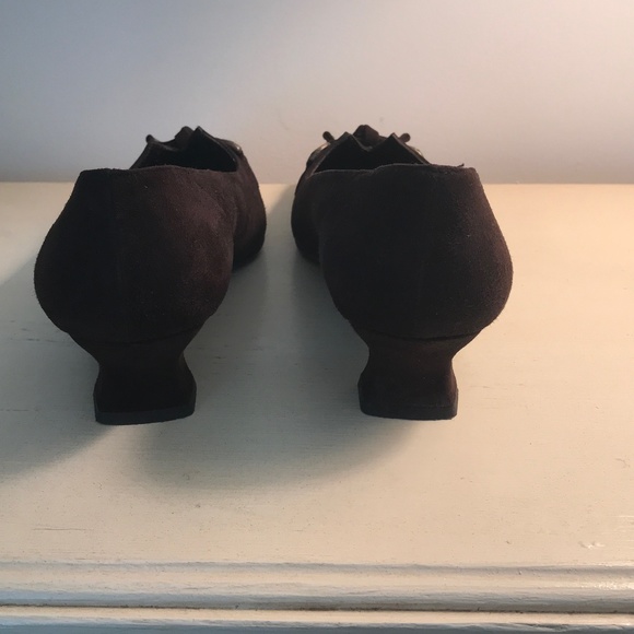 STUART WEITZMAN COLA SUEDE HEELS - Picture 5 of 10